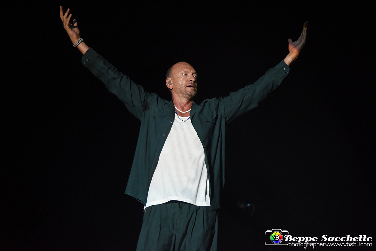 VBS_0871 - Concerto Biagio Antonacci - Palco Centrale Tour 2023.jpg